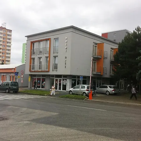 Arli Hotel 3*
