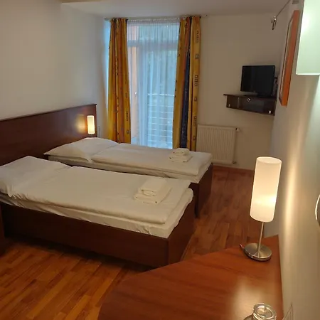 Hotel Arli Senica