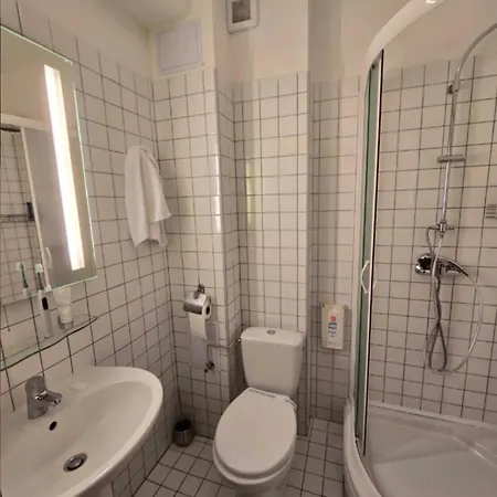 Arli Hotel 3*