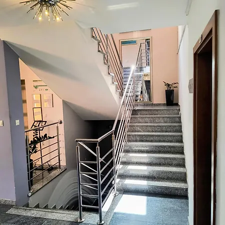Hotel Arli Senica